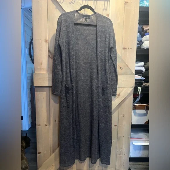 Active designed in Los Angeles long cardigan in size small. Charcoal gray - Picture 1 of 8